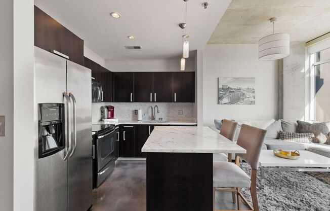 Updated 1 Bed/1 Bath Condo in The Gulch's Iconic 18th Floor