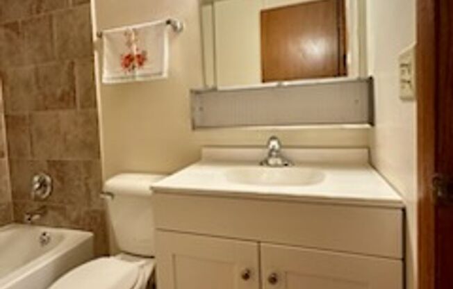1 bed, 1 bath, 750 sqft, $1,049, Unit 224