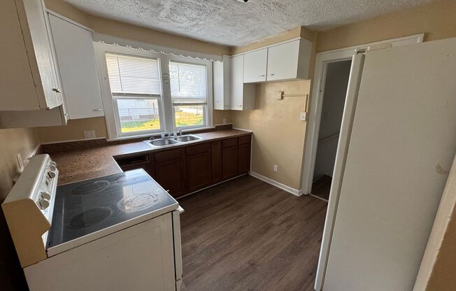 3 beds, 1 bath, $1,310