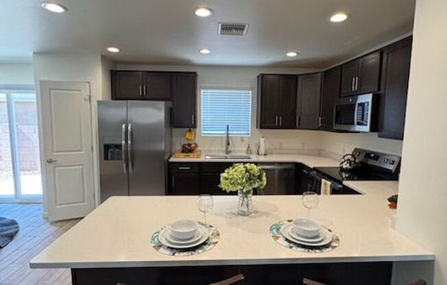2446 S CLOVIS PL