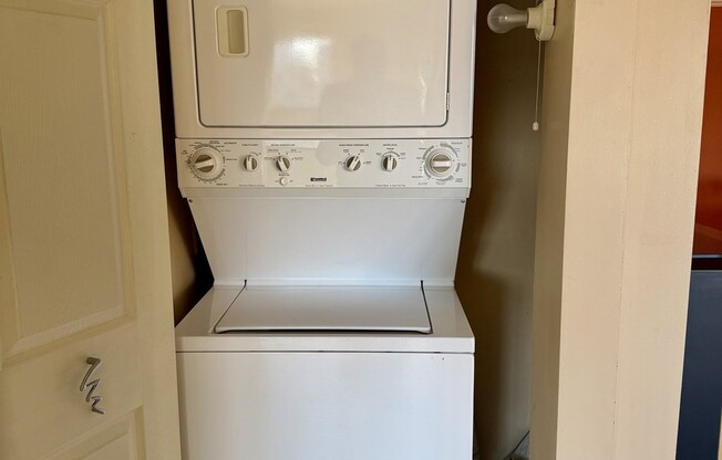 3 beds, 2 baths, 1,644 sqft, $4,600, Unit 711