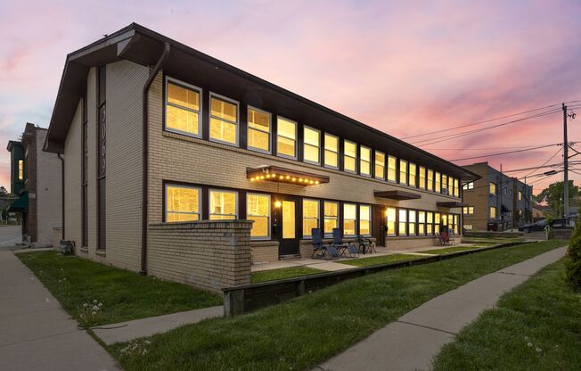 3069-71 S Howell