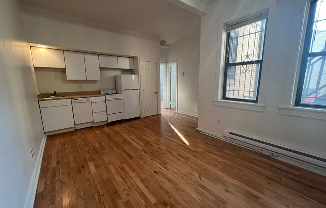 1 bed, 1 bath, 410 sqft, $1,499, Unit 3530 Louisa St. #14