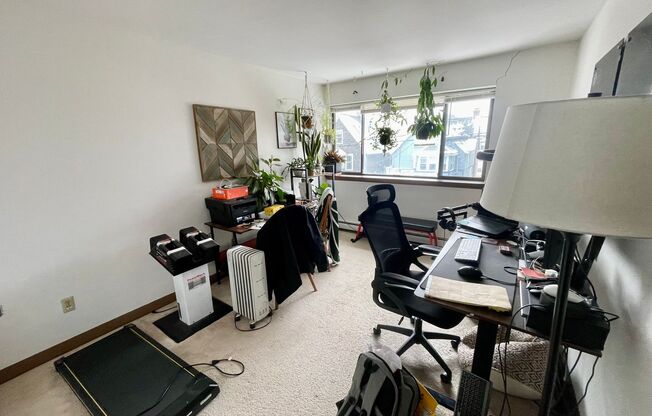 2 beds, 1 bath, $1,295, Unit 206