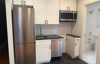 2 beds, 1 bath, 470 sqft, $4,750, Unit 18