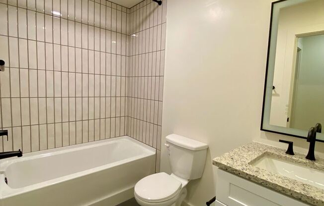 2 beds, 2 baths, 960 sqft, $2,470, Unit 012