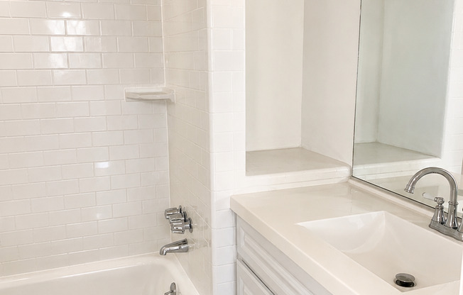 2 beds, 2 baths, 750 sqft, $2,295, Unit 117