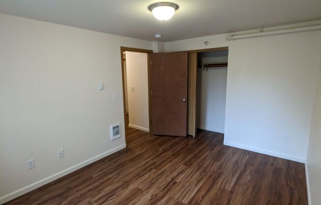 2 beds, 1 bath, 750 sqft, $1,195, Unit 20