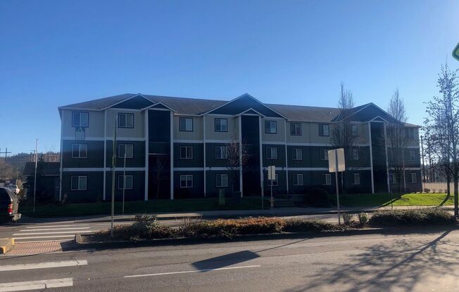 2 beds, 2 baths, 981 sqft, $1,695, Unit 204
