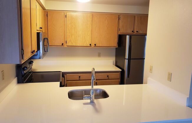 3 beds, 3 baths, $3,850, Unit 305