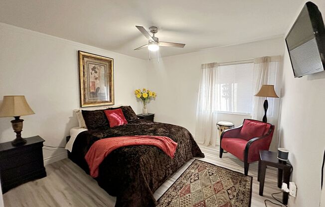 2 beds, 1 bath, $2,240, Unit # 206