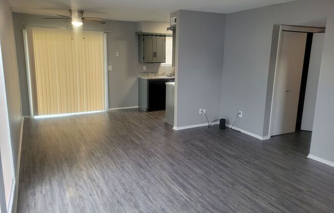 2 beds, 1 bath, 864 sqft, $895, Unit 803