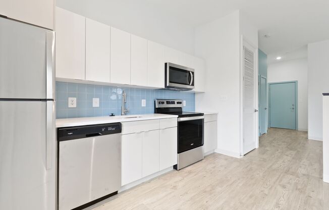 Studio, 1 bath, 537 sqft, $1,550, Unit 208