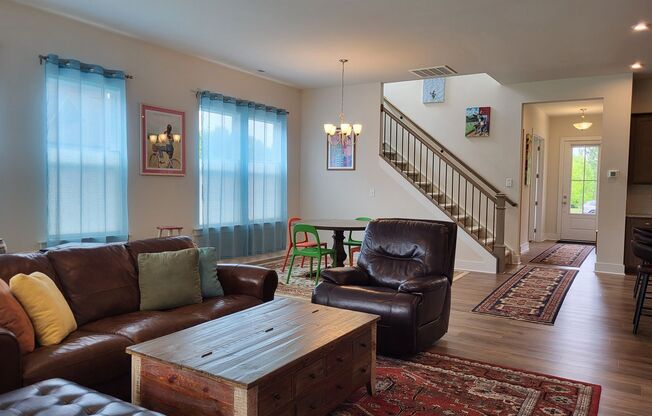 Spacious 3 bedroom in Mayes Hall Community
