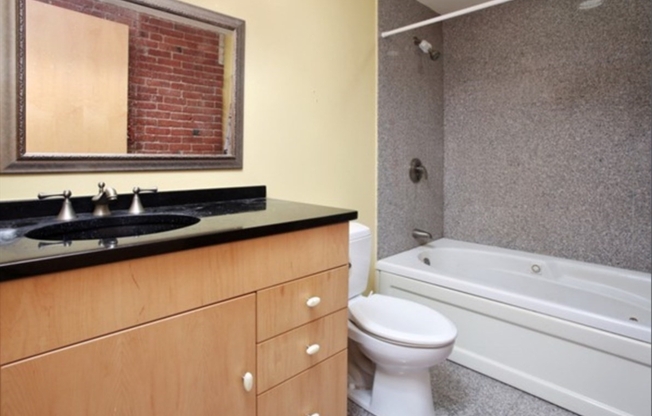 3 beds, 2 baths, 1,620 sqft, $6,200, Unit 4E