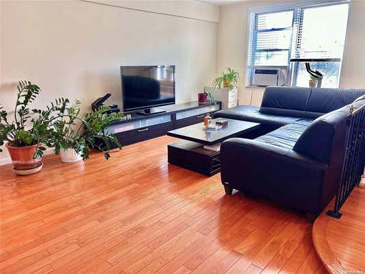 1 bed, 1 bath, 800 sqft, $2,300, Unit 5O