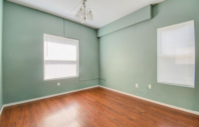 3 beds, 2 baths, $1,895, Unit # 1077