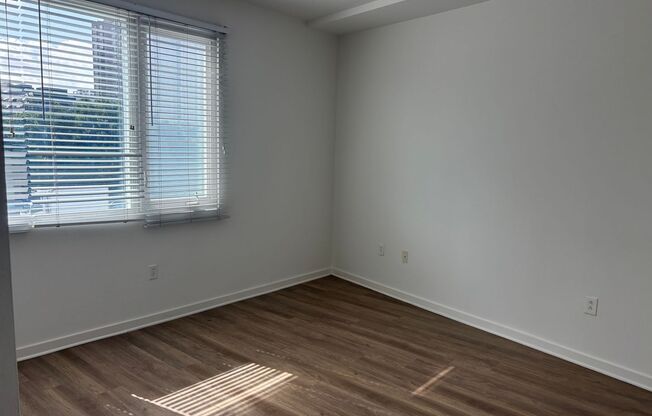 3 beds, 3 baths, 1,956 sqft, $5,030, Unit 475