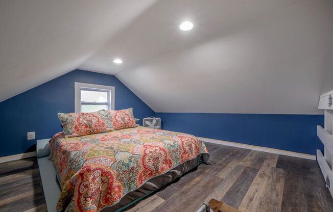 Furnished Loft Studio in Old Seminole Heights!