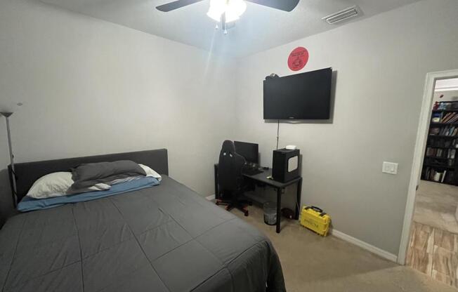 4 beds, 2 baths, 1,930 sqft, $2,500