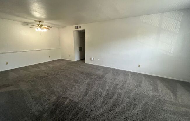 2 beds, 2 baths, 1,000 sqft, $1,275, Unit 812