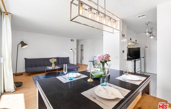 1 bed, 2 baths, 718 sqft, $3,800, Unit 710