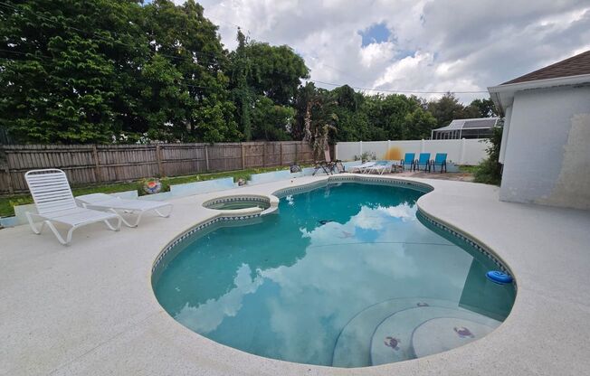 Port St. Lucie Single-Family home with Fenced Yard and Pool! FULLY FURNISHED!