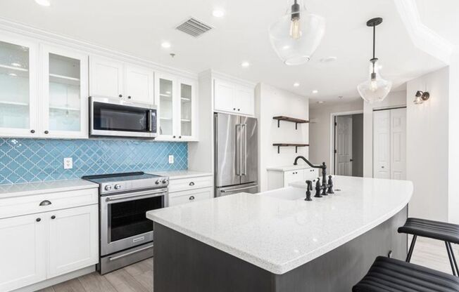 2 beds, 2 baths, $4,125, Unit # 803