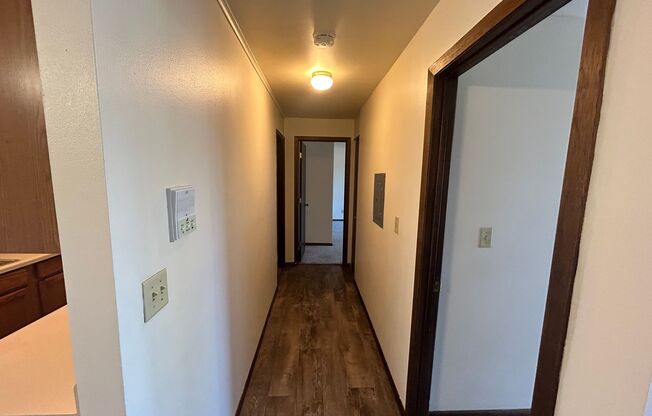 2 beds, 1 bath, $1,125, Unit 33