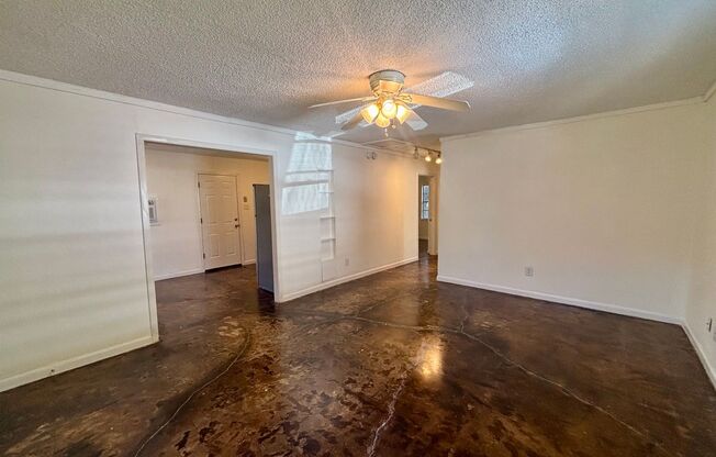 2/1 House in Hip East Austin!
