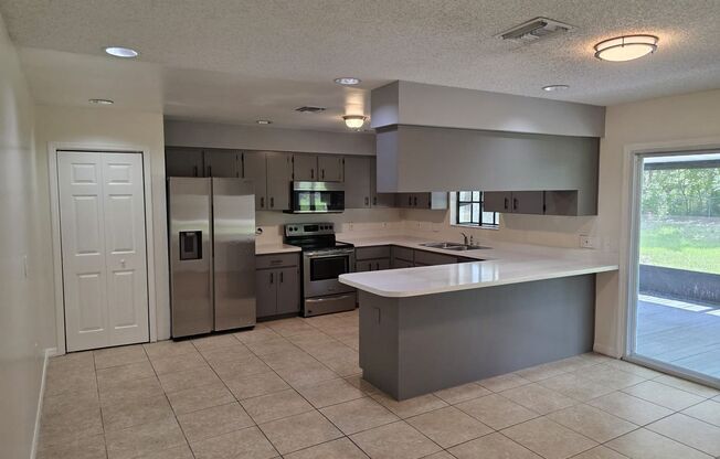 619 Knowles Rd, Brandon, FL 33511