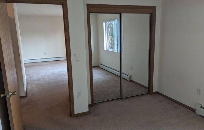 2 beds, 1 bath, $1,095, Unit 2301-16