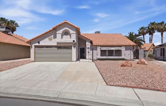 1 story pool home in the North West- 3 bedroom, 2 baths