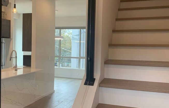 High End Madison Valley Row House !