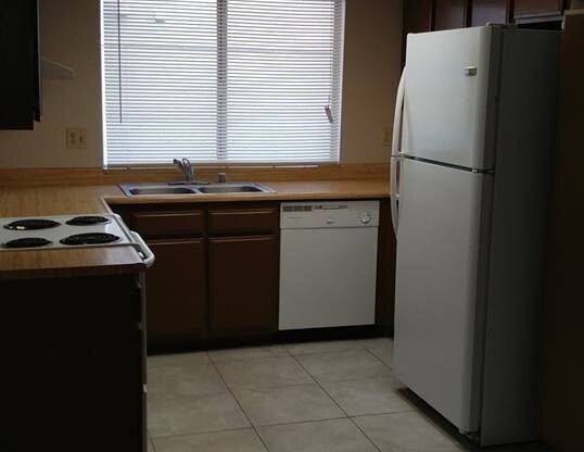 3 beds, 2 baths, $1,750