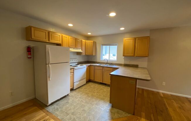 3 beds, 1 bath, $1,500, Unit 1213 Lafayette