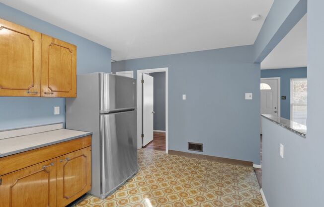 3 beds, 1 bath, $1,150