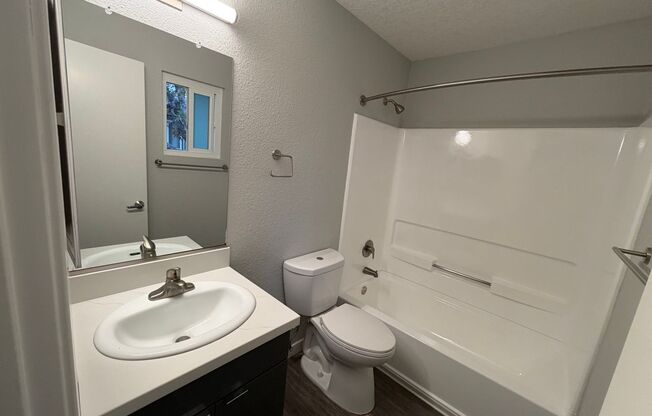 2 beds, 2 baths, 980 sqft, $2,650, Unit H211