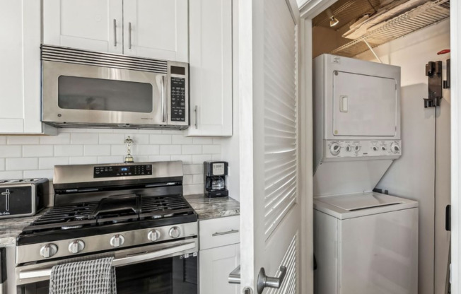 833 West 15TH Pl.