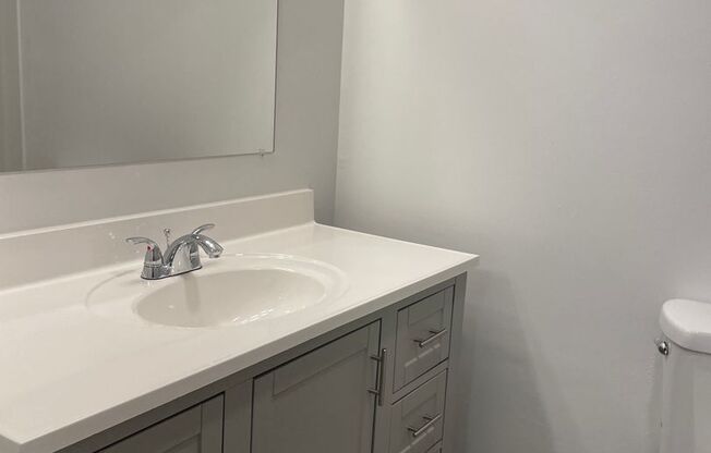 2 beds, 1 bath, 925 sqft, $1,195, Unit 28