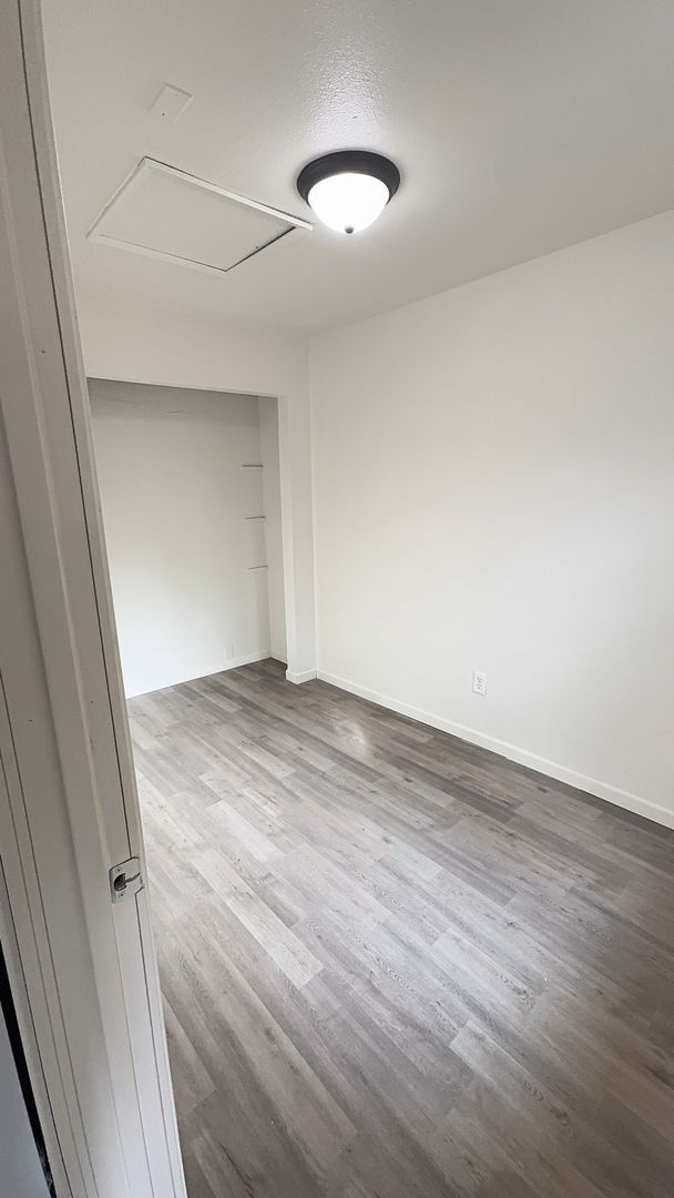 6928-1t - 329-339 S Grape