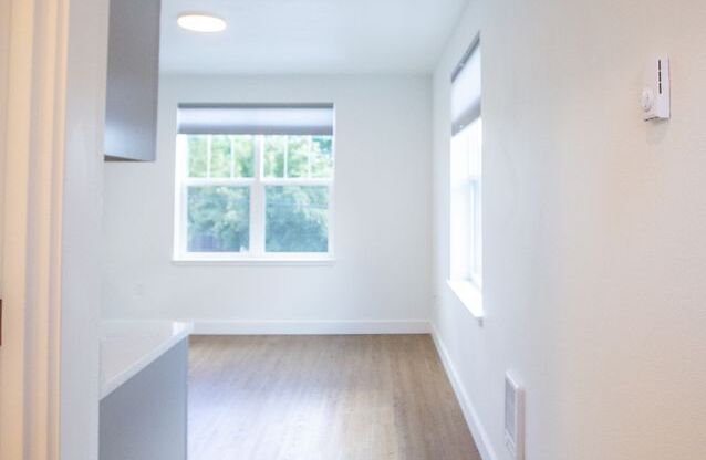 Studio, 1 bath, $1,295