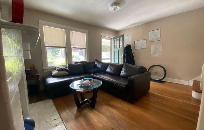Beautiful Highland Park townhome
