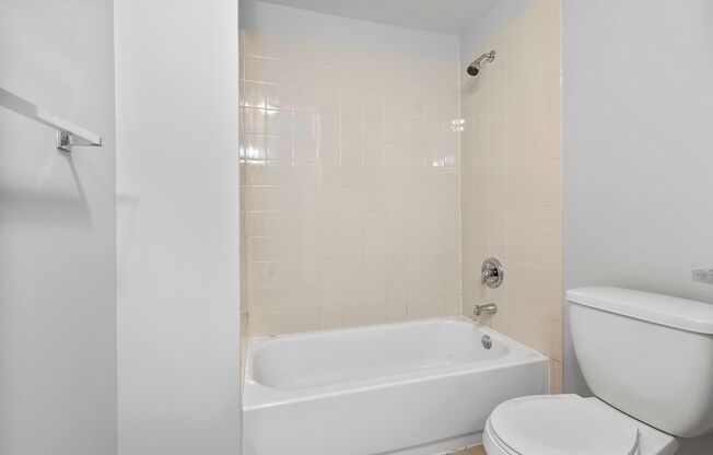 2 beds, 1 bath, 696 sqft, $1,995, Unit 1456-G8