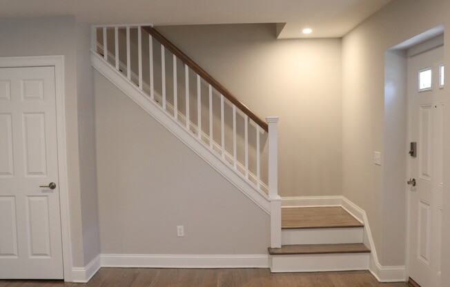 2 beds, 1.5 baths, $2,695, Unit 2-1