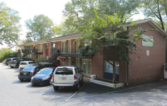2 Bedroom - 5 Points area within walking distance to UGA