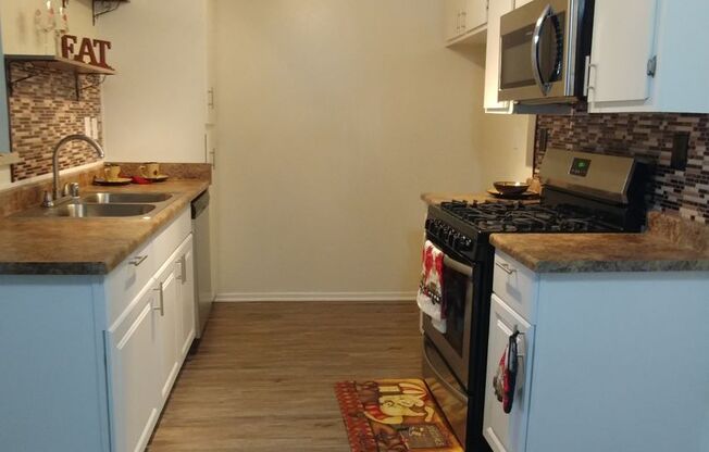 2 beds, 2 baths, 884 sqft, $2,792, Unit 217