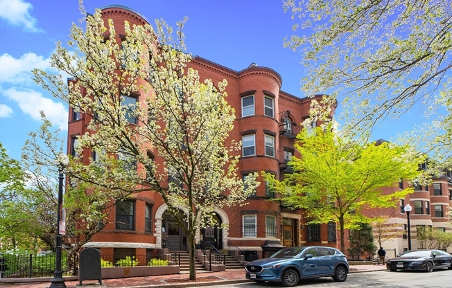 198 SAINT BOTOLPH ST