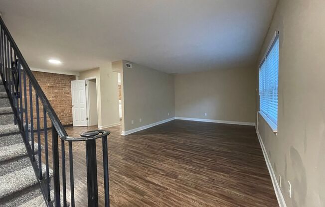 2 beds, 1.5 baths, 1,050 sqft, $1,200, Unit 114