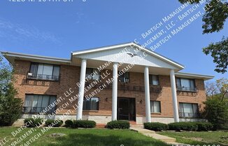 4228 N 104 ST